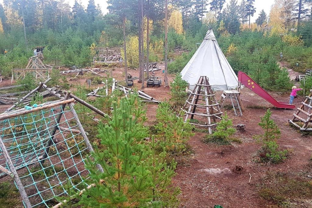 Nybyggd Stuga Intill Skogsbrynet - New Built Cottage Next To The Cowberry Forest Mora Bagian luar foto