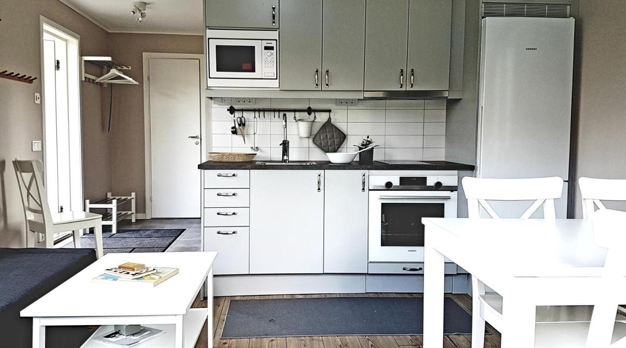 Nybyggd Stuga Intill Skogsbrynet - New Built Cottage Next To The Cowberry Forest Mora Bagian luar foto